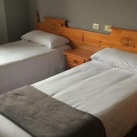 Albergue Hostal Telmo Tui Exteriör bild