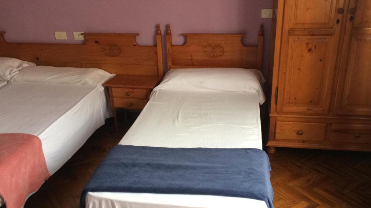 Albergue Hostal Telmo Tui Exteriör bild