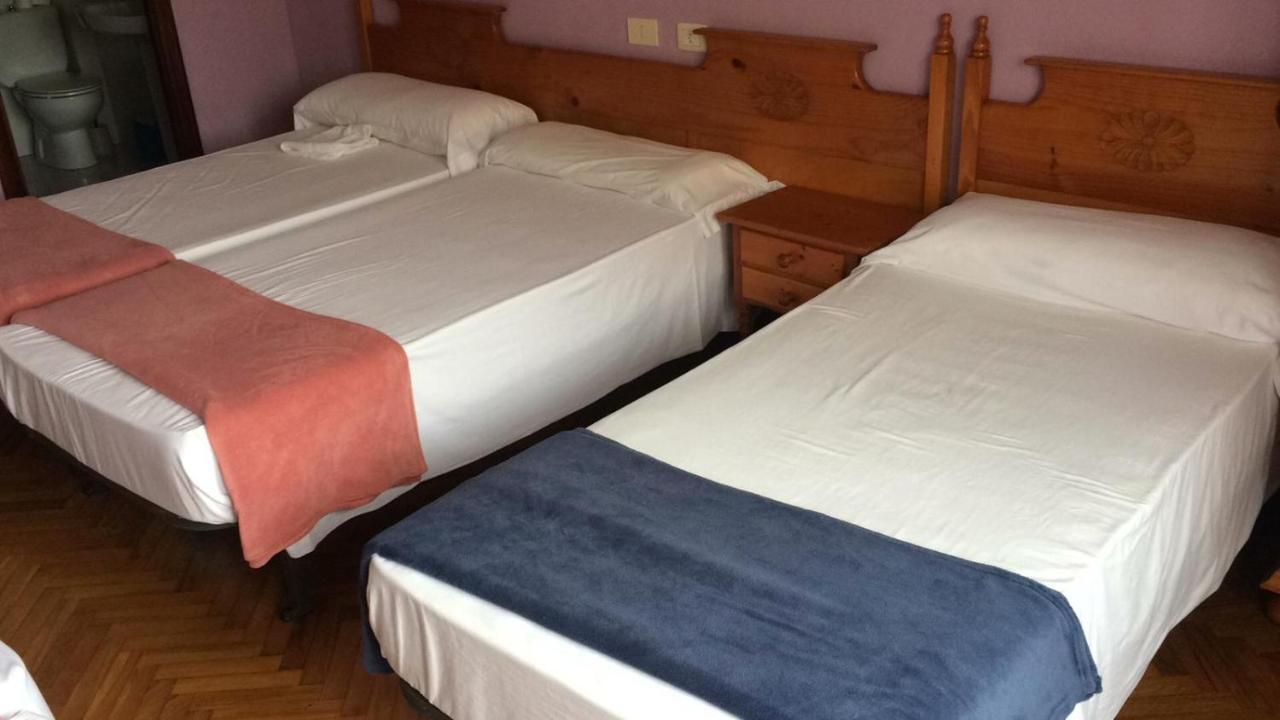 Albergue Hostal Telmo Tui Exteriör bild