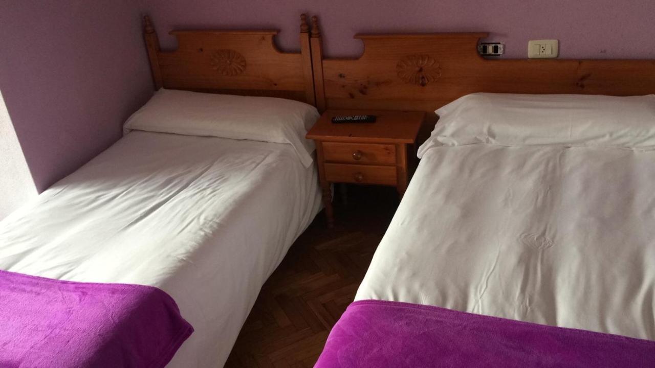Albergue Hostal Telmo Tui Exteriör bild