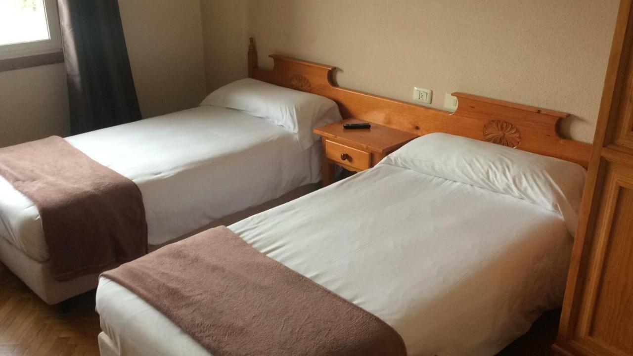 Albergue Hostal Telmo Tui Exteriör bild