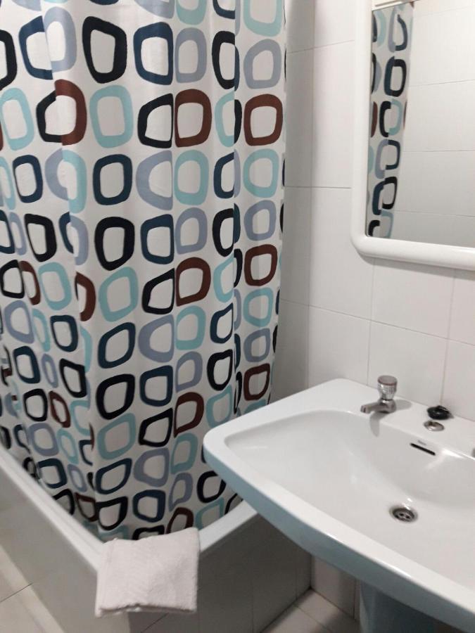 Albergue Hostal Telmo Tui Exteriör bild